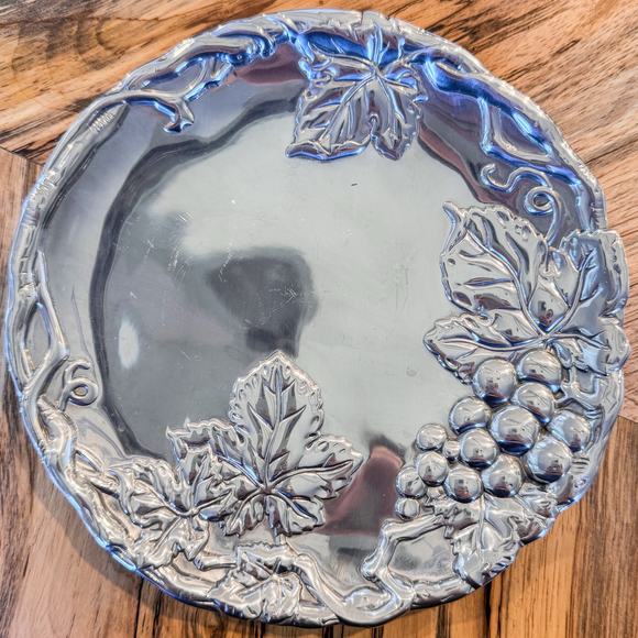 Vintage 2000 Arthur Court Designs-Vine & Grape Bunches-Aluminum Plate/Platter-8” - Picture 4 of 9